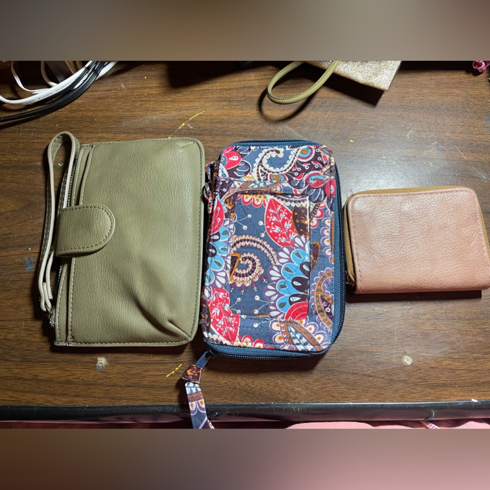 Wallet Lot - Picture 3 of 3